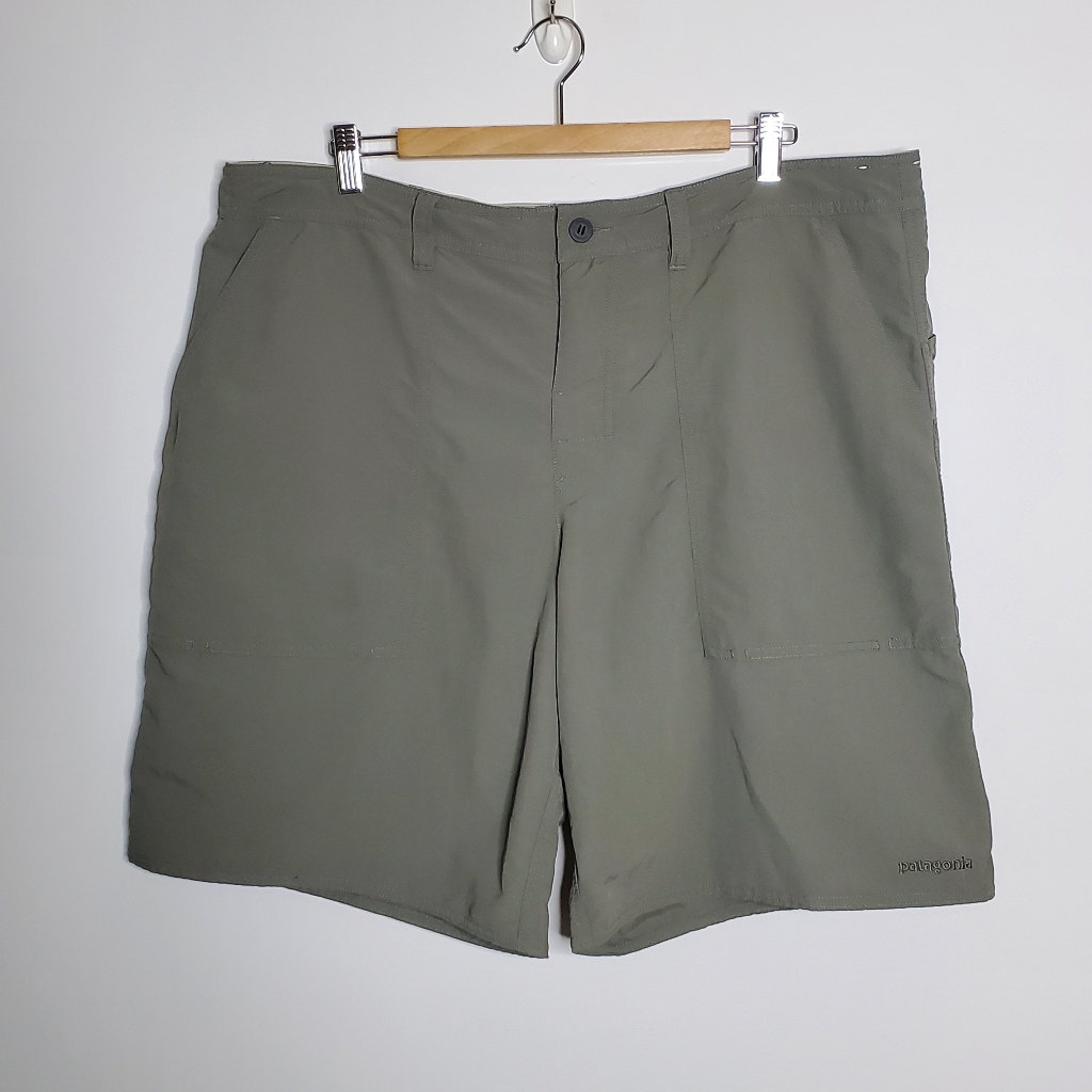Patagonia M's Wavefarer Stand Up Shorts In Great Condition Size 40